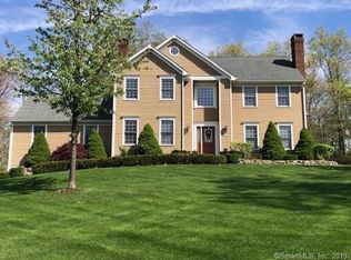 39 Quarter Horse Dr, Monroe, CT 06468