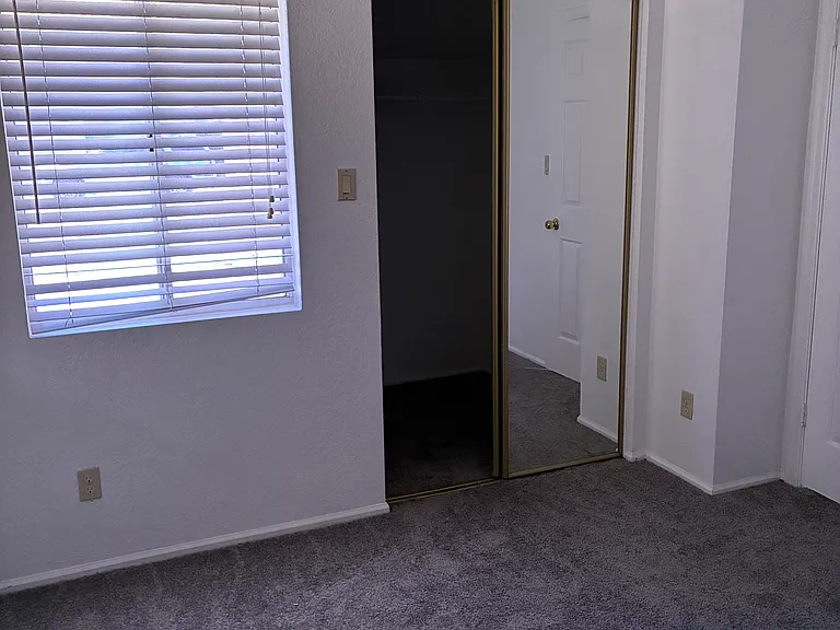 1425 N San Joaquin Dr — Photo 13