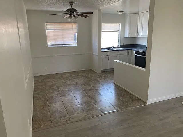 6925 Whitsett Ave — Photo 3