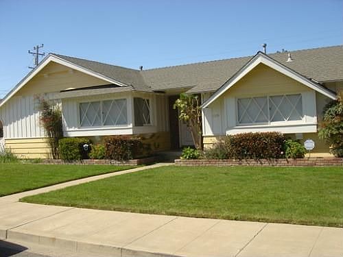 1st image of 519 S Lucas Dr