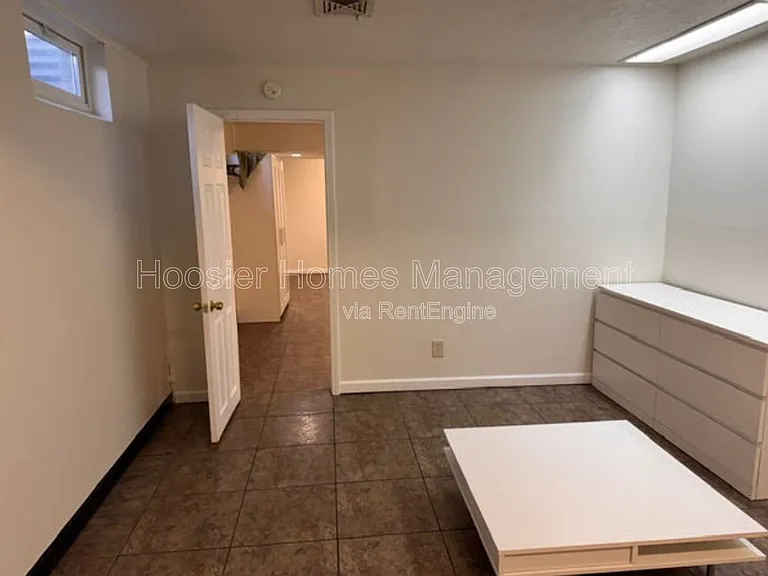 770 E 61st St #7 — Photo 14