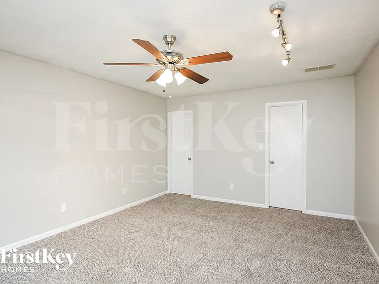 5301 W Jones Bridge Rd — Photo 12