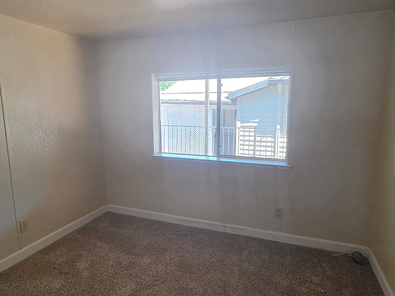 5820 Grove St — Photo 7