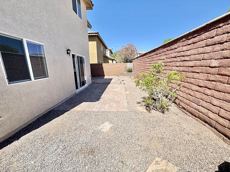 8782 Brilliant Star Dr — Photo 33