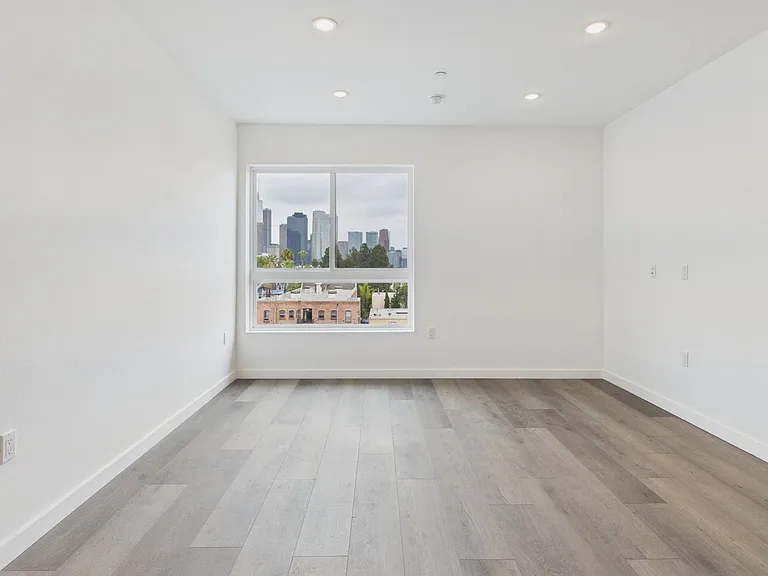 Diamante Apartment Homes — Photo 38