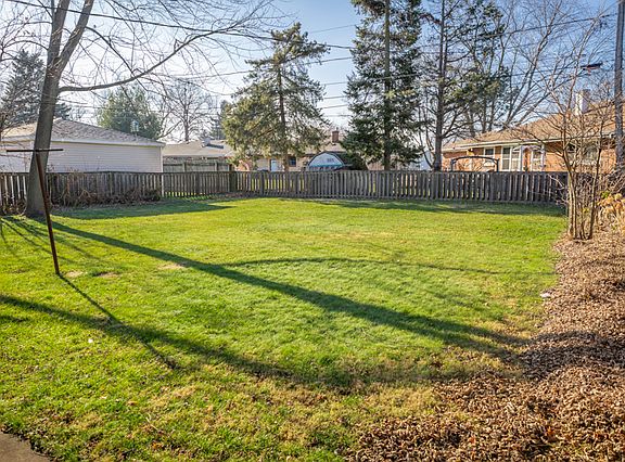 4th image of 1228 Hiawatha Dr