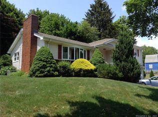 130 Pembroke Rd, Hamden, CT 06514