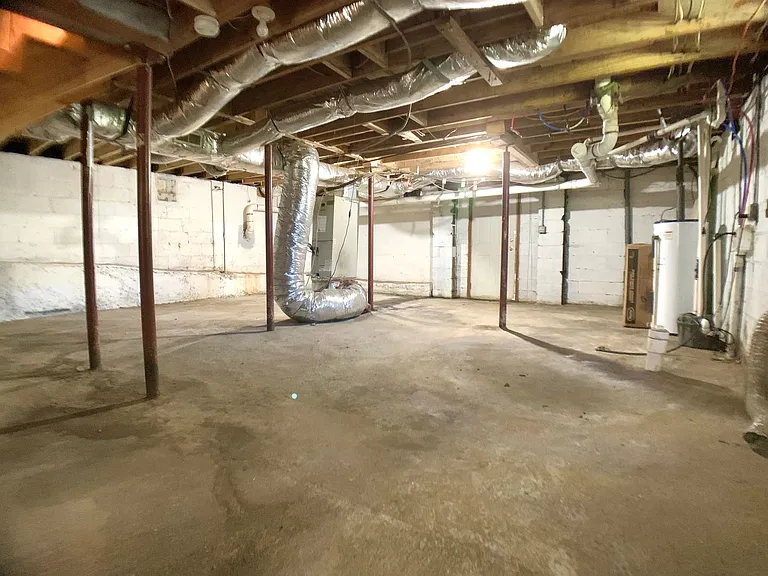 47 Maple St — Photo 14