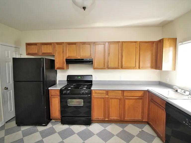 2501 Maryland Ave — Photo 11
