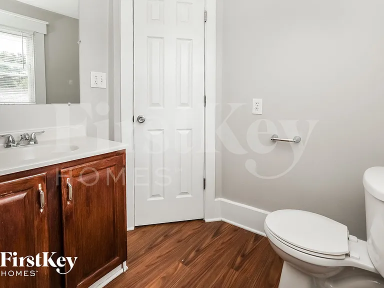814 Bowditch Ave — Photo 9