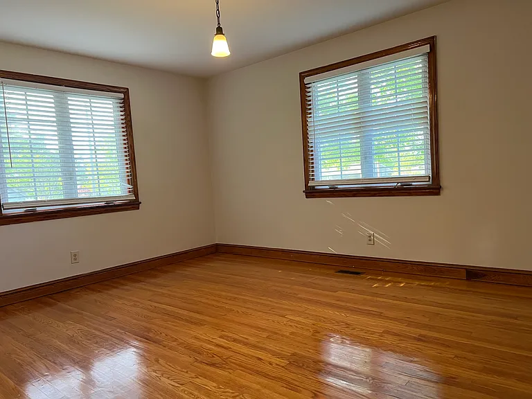 335 Smith St — Photo 16