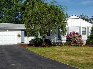 33 Murphy Dr, Cumberland, RI 02864