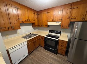 O'Kelly Apartments- 2821 O'Kelly St, 2821-B