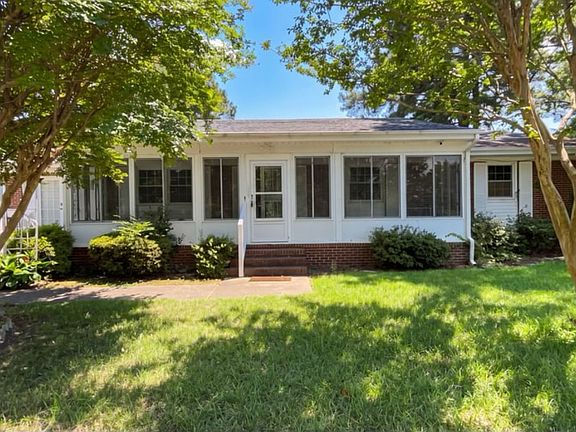 3rd image of 4309 Greenwood Dr