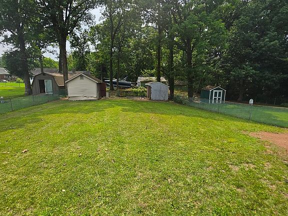 5th image of 1009 Rosedale Ave
