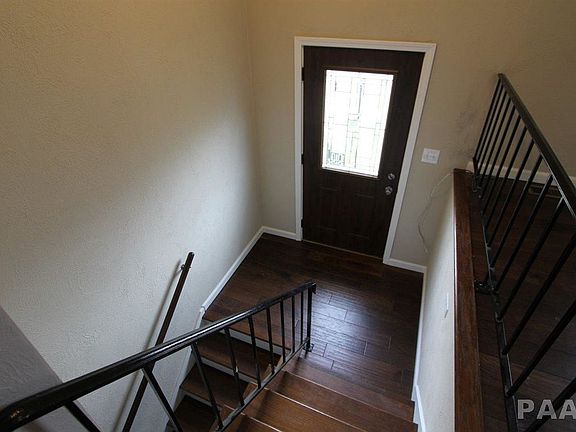 3rd image of 2429 W Carriage Ln