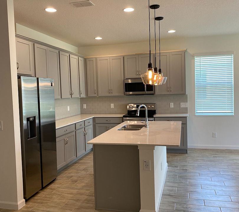 1st image of 871 Lady Bird Ln