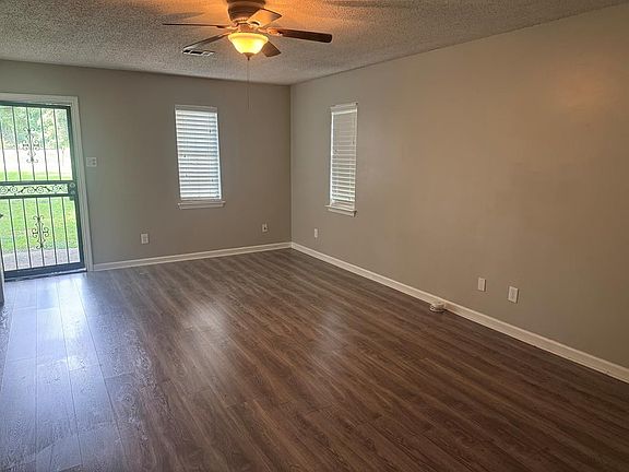 3rd image of 515 Rainer Rd