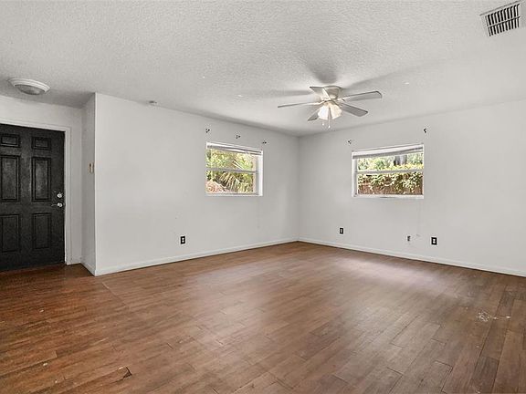 2nd image of 1124 GRANT AVENUE