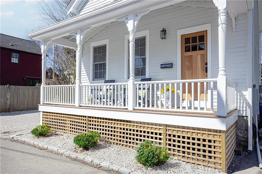 3 bed, 1.0 bath, 1076 sqft, $5,500 — Photo 1