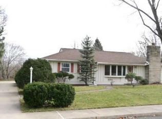 4222 N Brookmont Rd, Peoria, IL 61614