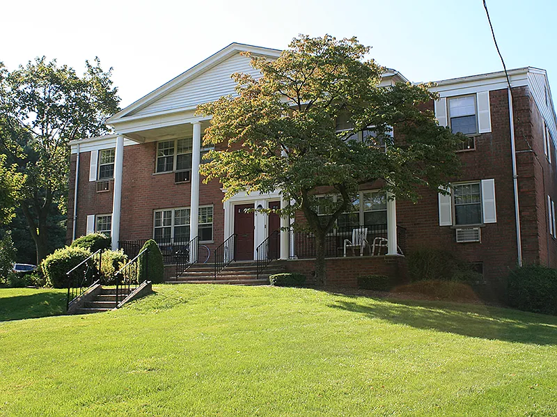 Summit Manor — Photo 1
