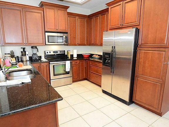 5th image of 465 Suncrest Ct