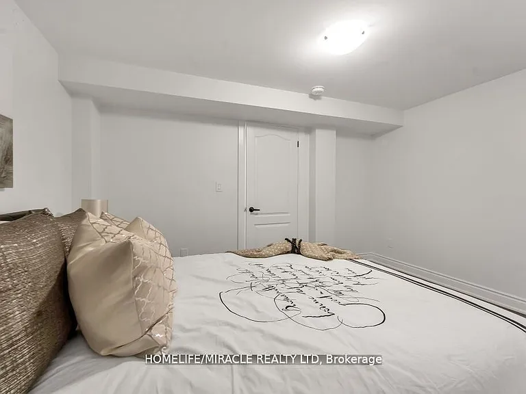 57 Lord Simcoe Dr #BASEMENT — Photo 7