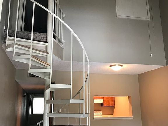 3rd image of 132 N Meyers Dr APT D