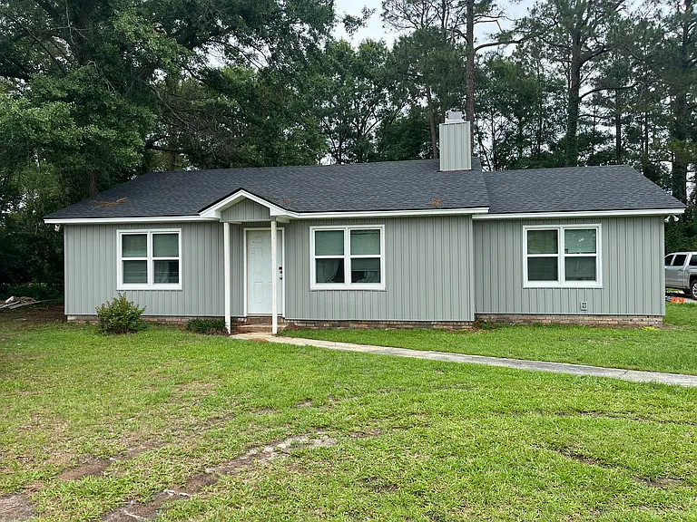 809 Robin Hood Trl — Photo 1