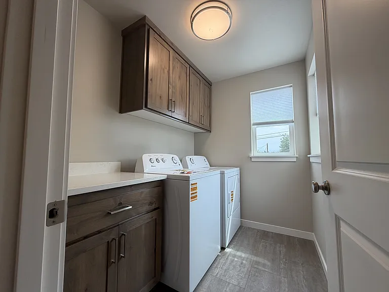 4025 Filbert St NE — Photo 36