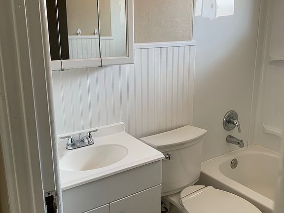 3rd image of 9972 Lorraine Ave #2