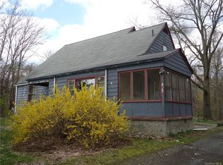 30 Mountain View Ter, Walden, NY 12586