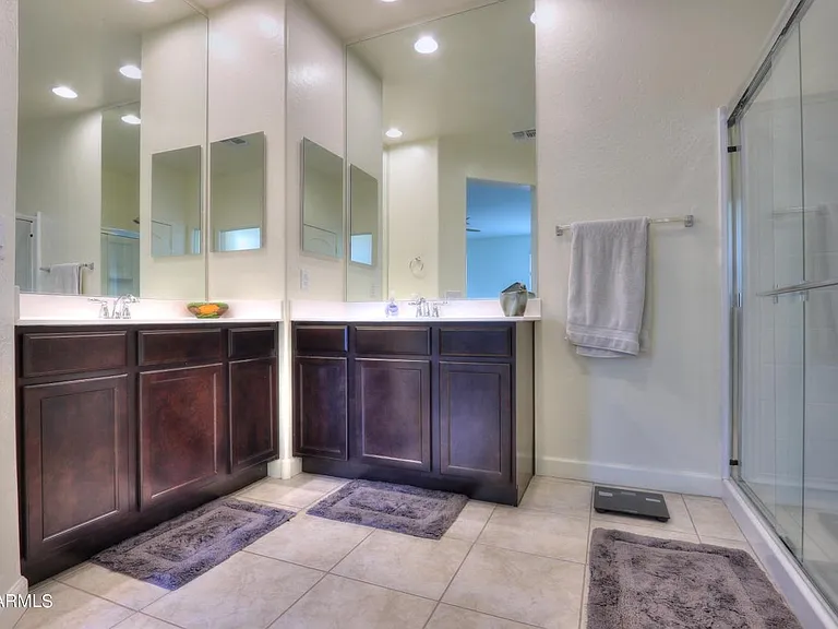 735 W Judi Dr — Photo 7