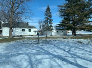 216 S 1st St, Standard, IL 61370