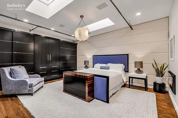 Sold by Sotheby's International Realty | media 9