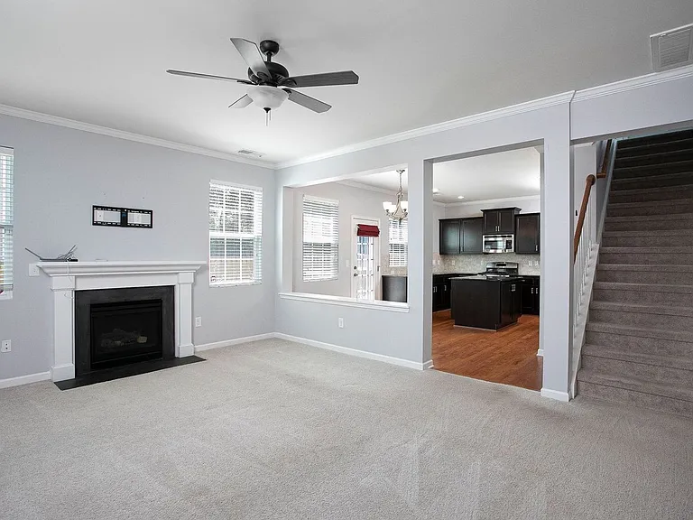 427 Stapleford Ln — Photo 6