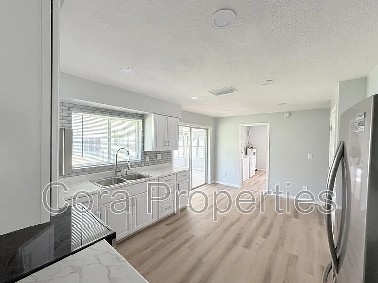 825 Avenue Y NW — Photo 9