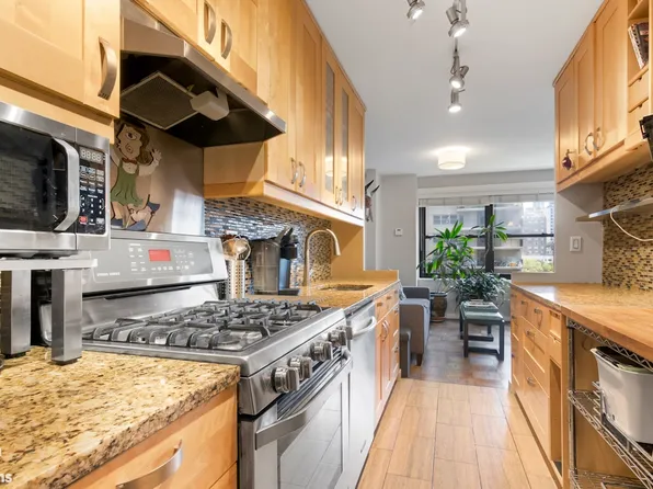 140 West End Avenue image 6 of 19