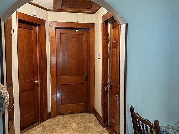 2nd image of 839 Kathleen St