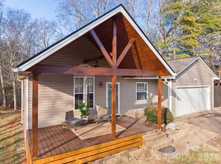 8 Maltese Ln, Weaverville, NC 28787