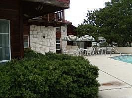 2nd image of 414 Pinn Oak St