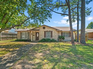 2712 Peach Tree Ln, Irving, TX 75062