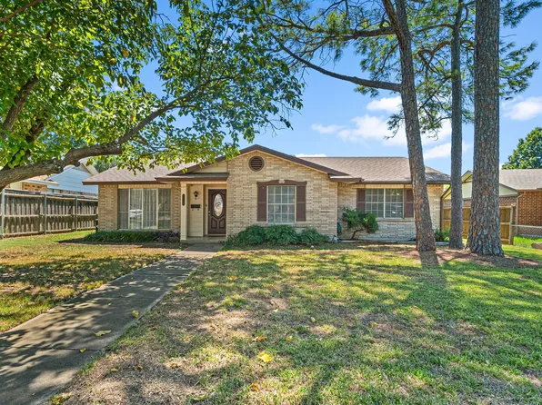 2712 Peach Tree Ln, Irving, TX 75062