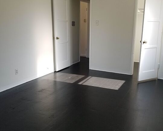5th image of 4106 Rosewood Ave #4110-1/2