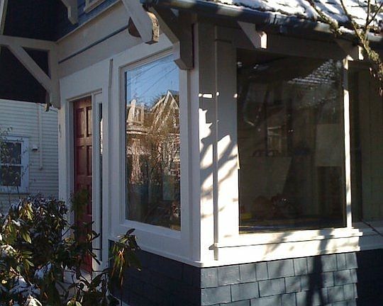 4th image of 952 Washington Ave