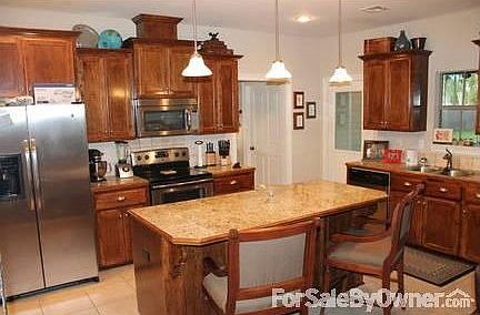 3rd image of 211 Landsdowne Way