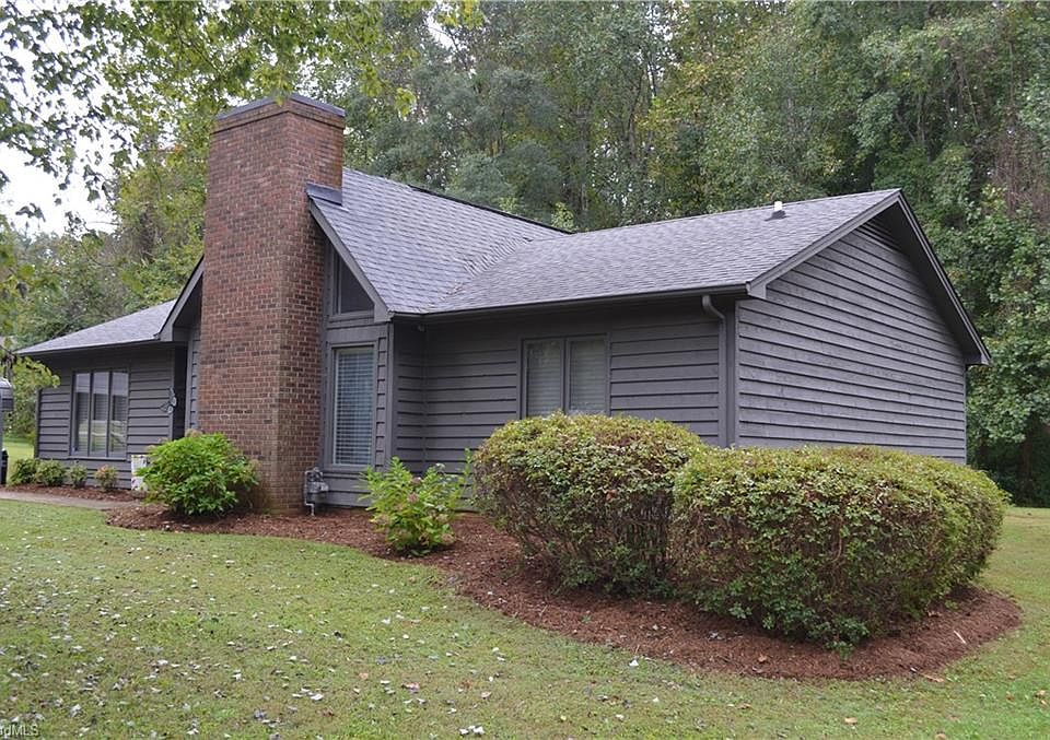 1st image of 409 Cypress Dr