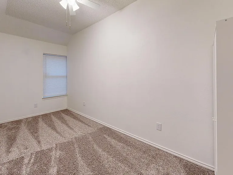 2609 Valparaiso Trl — Photo 6