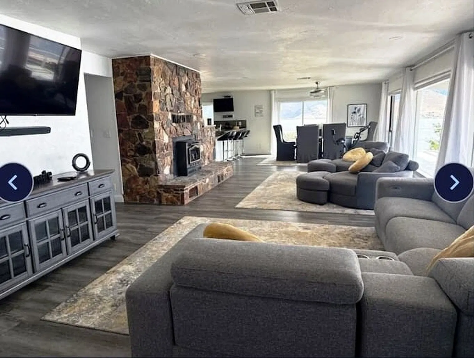 4 bed, 2.0 bath, $9,332 — Photo 1